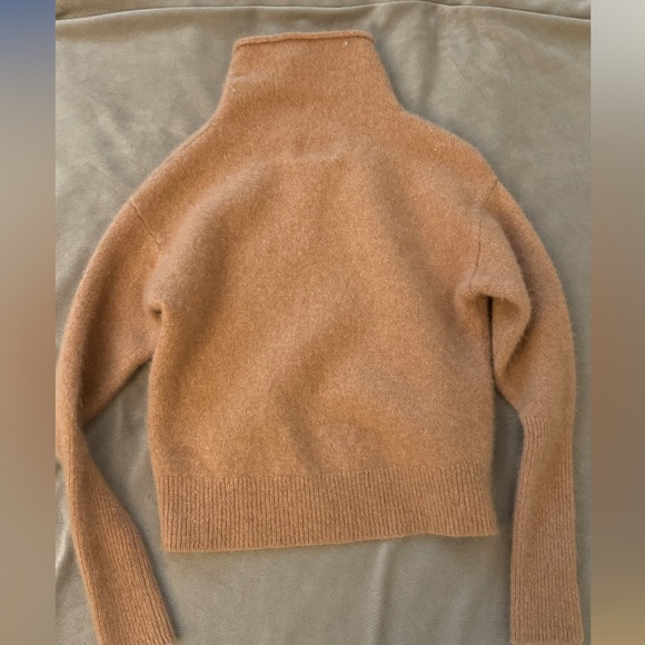 Aritzia Babaton Luce Cashmere Format Turtleneck - XXS - Picture 3 of 4
